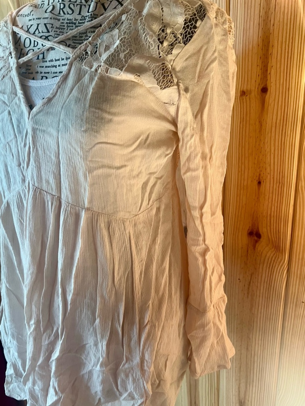 🦅🌺American Eagle Outfitters Cream Lace-Yoke Bell Sleeve Tunic🌺🦅 - Picture 3 of 12